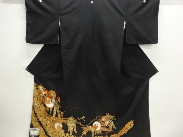 未使用品　鼓に花鳥模様留袖（比翼付き）